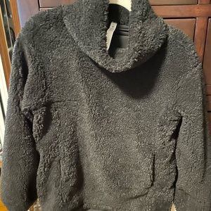 Lululemon pullover size 2 brand new